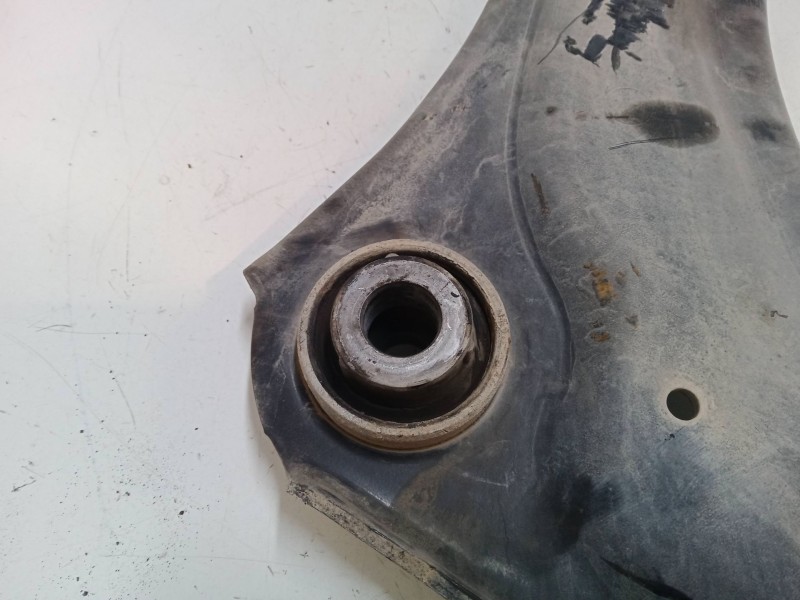 Recambio de brazo suspension inferior delantero izquierdo para renault megane iii hatchback (bz0/1_, b3_) 1.2 tce (bz2b, bz11) r