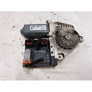 MOTOR ELEVALUNA DELANTERO DERECHO 1K0959792P 5P0837402N 1T0959702L