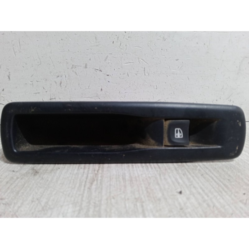Recambio de mando elevalunas trasero izquierdo para renault megane iii hatchback (bz0/1_, b3_) 1.5 dci referencia OEM IAM   