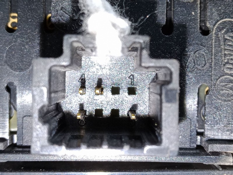 Recambio de mando elevalunas trasero izquierdo para renault megane iii hatchback (bz0/1_, b3_) 1.5 dci referencia OEM IAM   