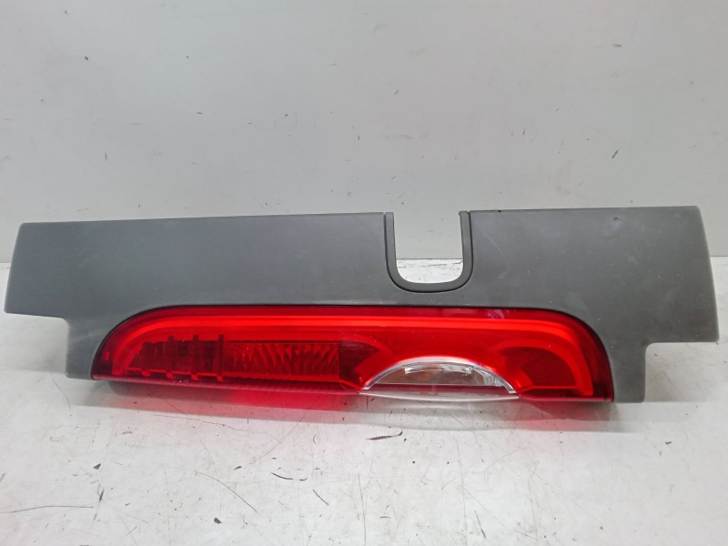 Recambio de piloto trasero derecho para nissan primastar autobús (x83) dci 150 referencia OEM IAM   
