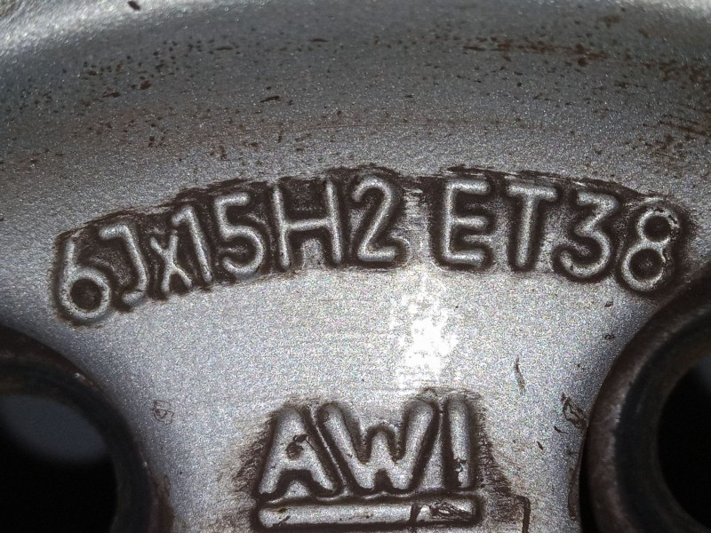 Recambio de llanta alumino 15´´ para volkswagen golf iv (1j1) 1.9 tdi referencia OEM IAM   