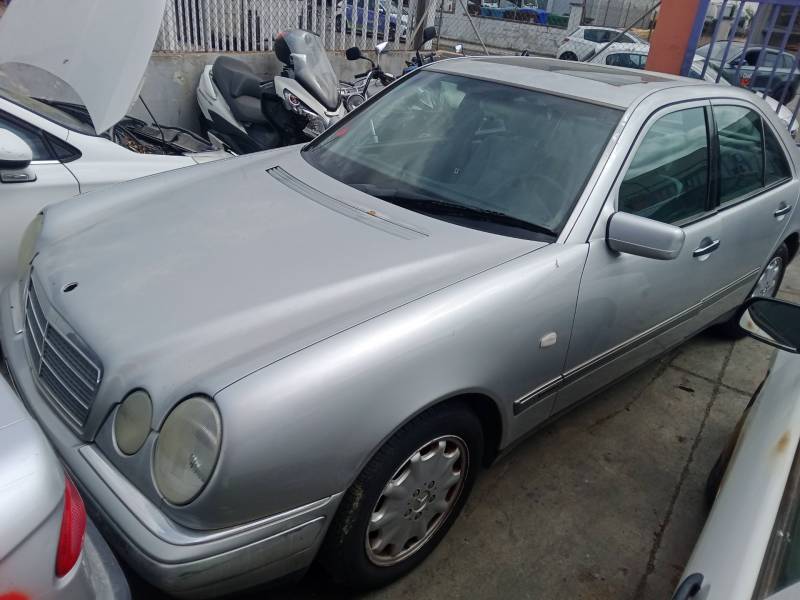 MERCEDES-BENZ CLASE E (W210)