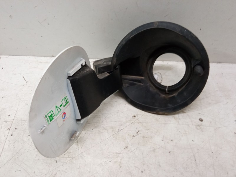 Recambio de tapa exterior combustible para peugeot 2008 i (cu_) 1.2 thp 130 / puretech 130 referencia OEM IAM   