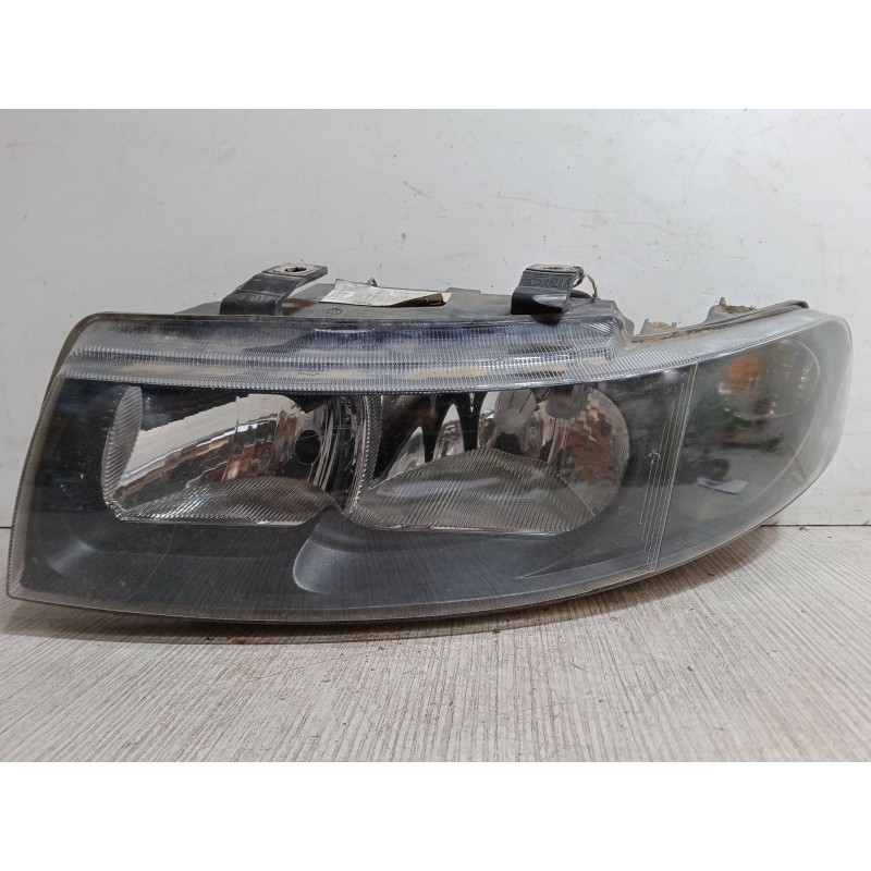 Recambio de faro izquierdo para seat toledo ii (1m2) 2.3 v5 referencia OEM IAM   