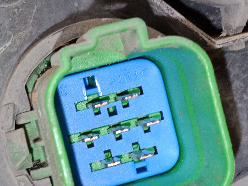 Recambio de faro derecho para ford fiesta iv (ja_, jb_) 1.3 i referencia OEM IAM   