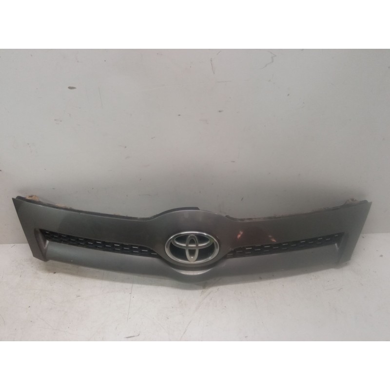 Recambio de rejillas capo para toyota corolla verso (zer_, zze12_, r1_) 1.8 (znr11_) referencia OEM IAM   