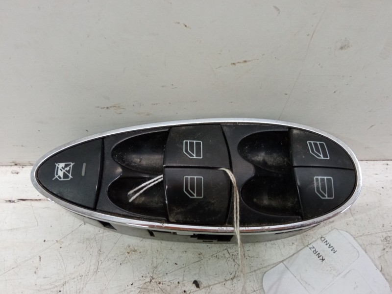 Recambio de mando elevalunas delantero izquierdo para mercedes-benz e 200 cdi referencia OEM IAM A2118213679  