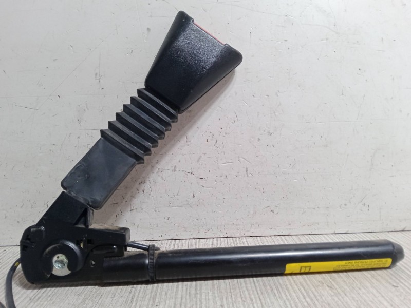 Recambio de anclaje cinturon delantero izquierdo para opel corsa c (x01) 1.2 twinport (f08, f68) referencia OEM IAM   