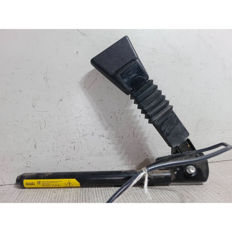 Recambio de anclaje cinturon delantero izquierdo para opel corsa c (x01) 1.2 twinport (f08, f68) referencia OEM IAM   