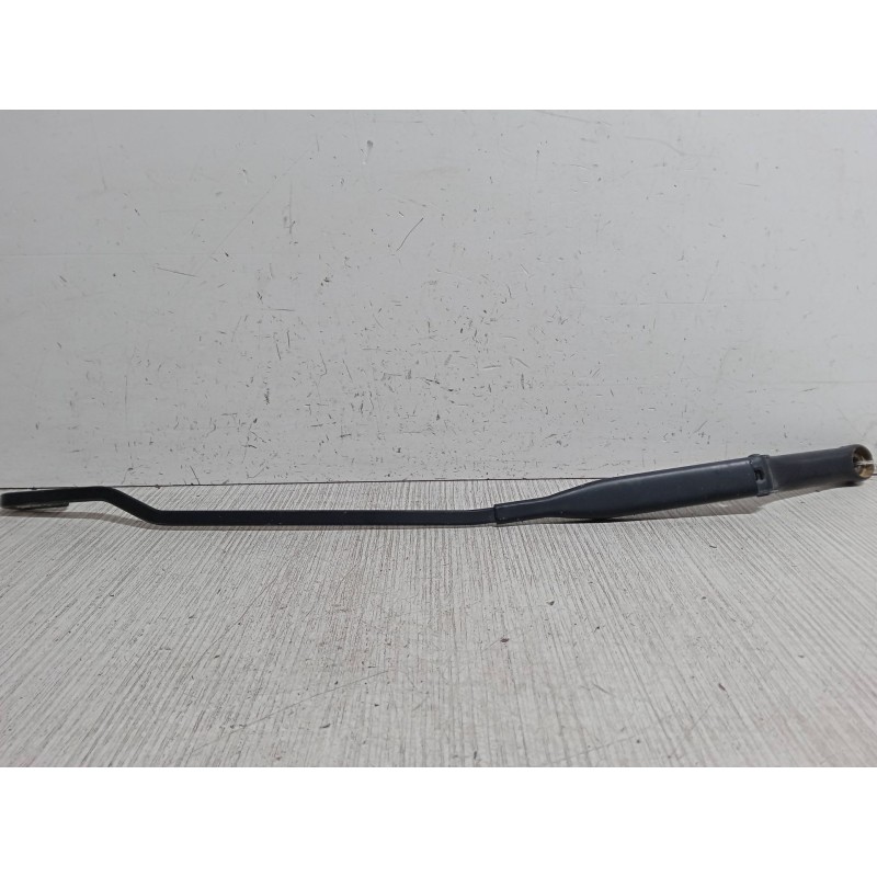 Recambio de brazo limpia delantero izquierdo para audi a4 b5 (8d2) 1.9 tdi referencia OEM IAM   