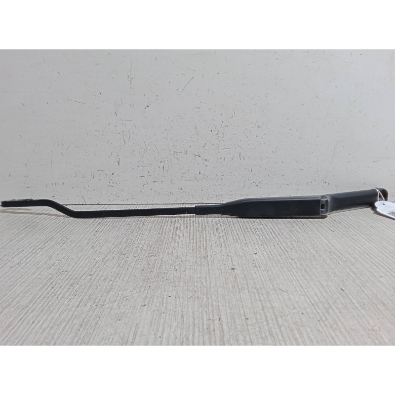 Recambio de brazo limpia delantero derecho para audi a4 b5 (8d2) 1.9 tdi referencia OEM IAM   