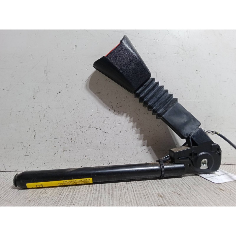 Recambio de anclaje cinturon delantero derecho para opel corsa c (x01) 1.2 twinport (f08, f68) referencia OEM IAM   