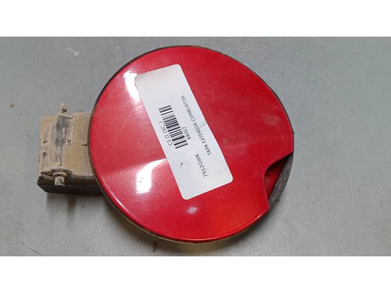 TAPA EXTERIOR COMBUSTIBLE 