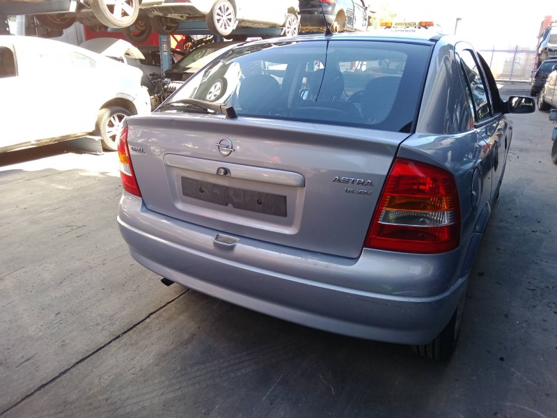 opel astra g hatchback (t98) del año 2001