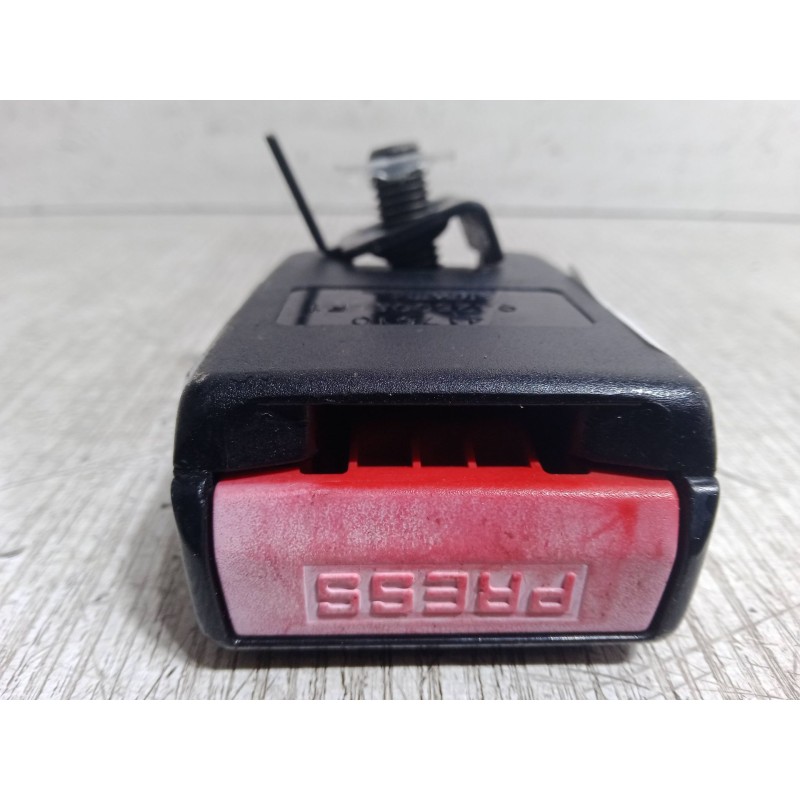 Recambio de anclaje cinturon trasero izquierdo para renault scénic i monospace (ja0/1_, fa0_) 1.9 dti (ja0n) referencia OEM IAM 