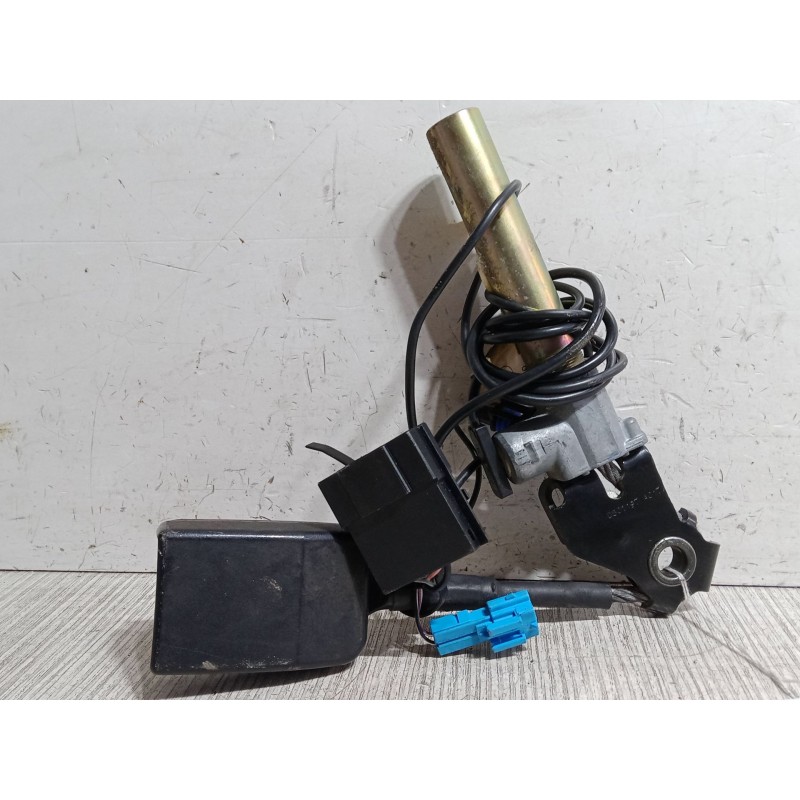 Recambio de anclaje cinturon delantero izquierdo para renault scénic i monospace (ja0/1_, fa0_) 1.9 dti (ja0n) referencia OEM IA