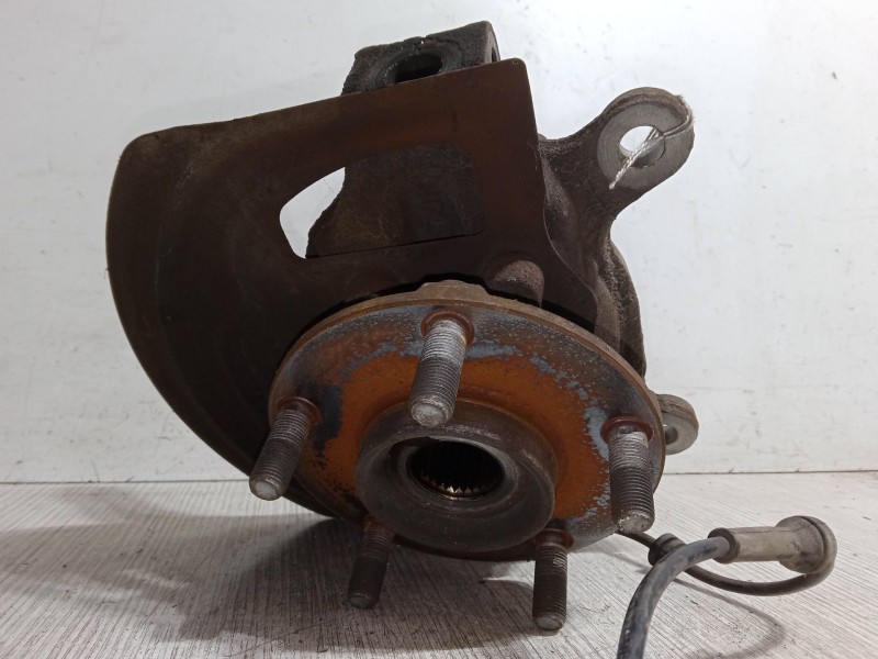 Recambio de mangueta delantera izquierda para nissan x-trail ii (t31) 2.0 dci 4x4 referencia OEM IAM   