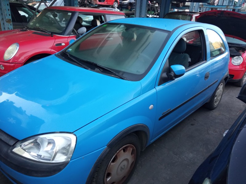 opel corsa c (x01) del año 2001