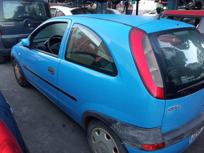 opel corsa c (x01) del año 2001