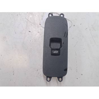 MANDO ELEVALUNAS DELANTERO DERECHO PA6 GF30 