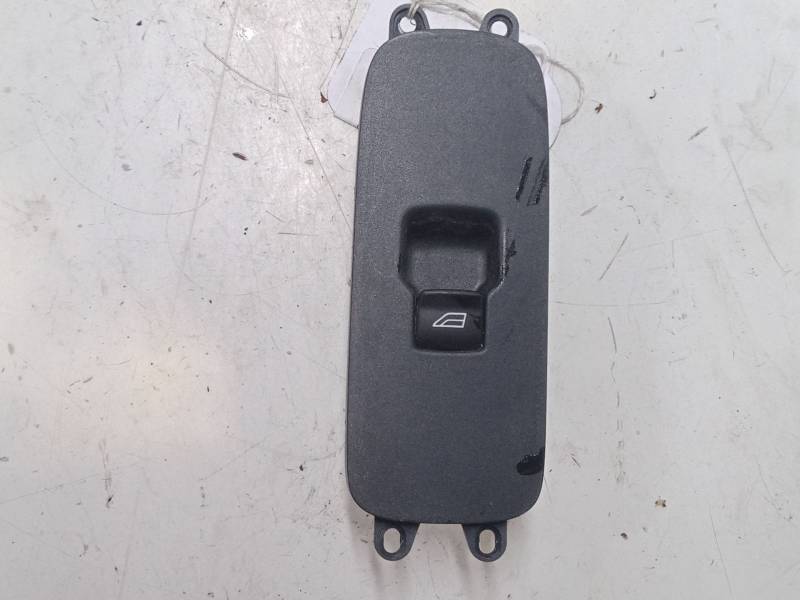 MANDO ELEVALUNAS DELANTERO DERECHO PA6 GF30 