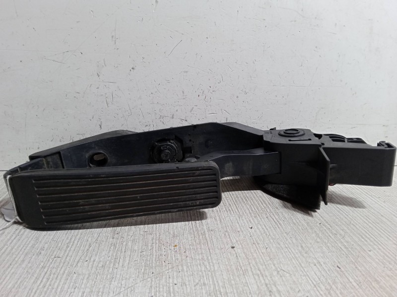 Recambio de pedal acelerador para mercedes-benz clase e t-model (s211) e 200 t kompressor (211.242) referencia OEM IAM A21130004