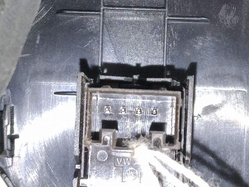 Recambio de mando elevalunas trasero derecho para seat ibiza v (kj1, kjg) 1.0 tsi referencia OEM IAM   