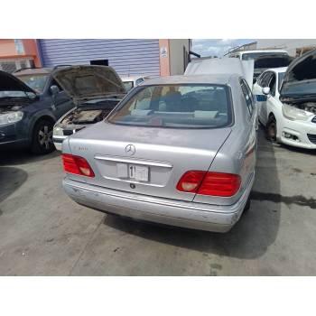 MERCEDES-BENZ CLASE E (W210)