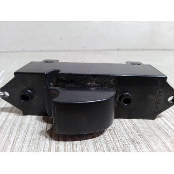 MANDO ELEVALUNAS DELANTERO DERECHO 8608A061 