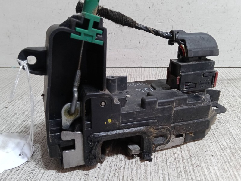 Recambio de cerradura puerta delantera derecha para opel astra h gtc (a04) 1.7 cdti (l08) referencia OEM IAM   