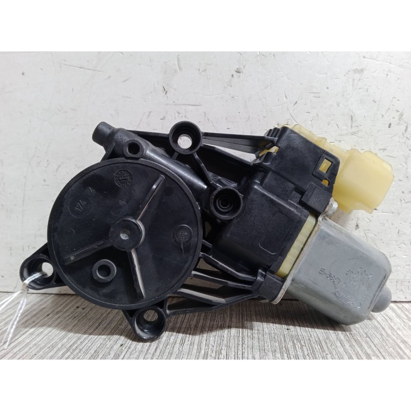 Recambio de motor elevaluna delantero izquierdo para ford fiesta vi (cb1, ccn) 1.6 tdci referencia OEM IAM   