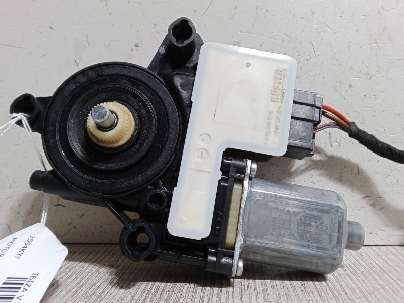 Recambio de motor elevaluna delantero derecho para seat ibiza v (kj1, kjg) 1.0 tsi referencia OEM IAM 0130822064  2Q1959882