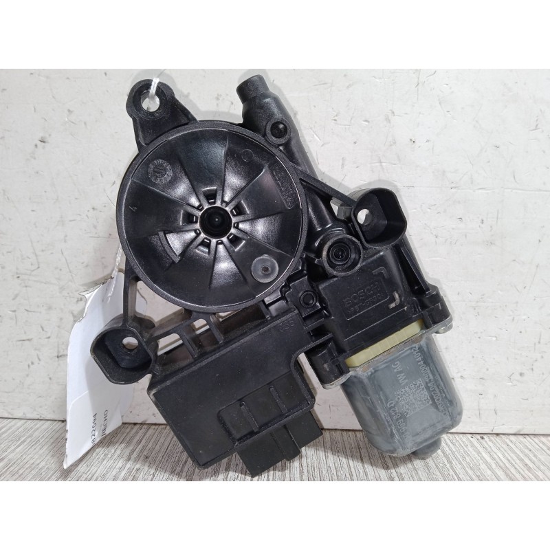 Recambio de motor elevaluna trasero derecho para seat ibiza v (kj1, kjg) 1.0 tsi referencia OEM IAM 0130822694  5Q0959812D