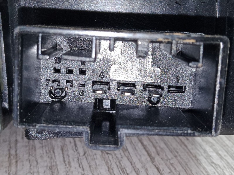 Recambio de motor elevaluna trasero derecho para seat ibiza v (kj1, kjg) 1.0 tsi referencia OEM IAM 0130822694  5Q0959812D