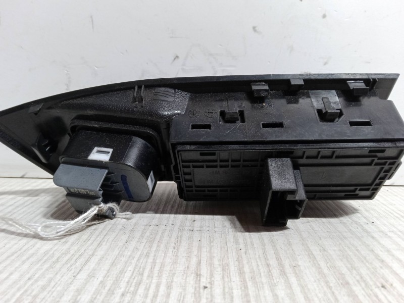 Recambio de mando elevalunas delantero izquierdo para seat ibiza v (kj1, kjg) 1.6 tdi referencia OEM IAM 6F0959565  