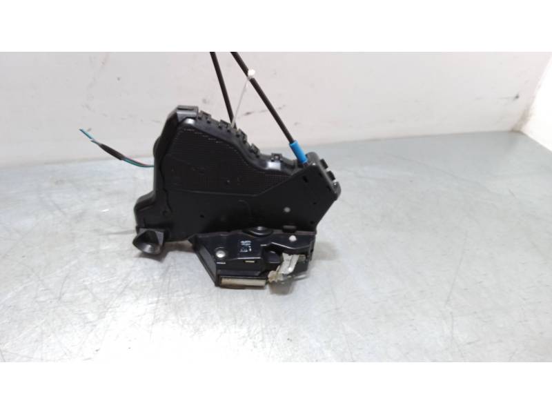 CERRADURA PUERTA DELANTERA DERECHA 