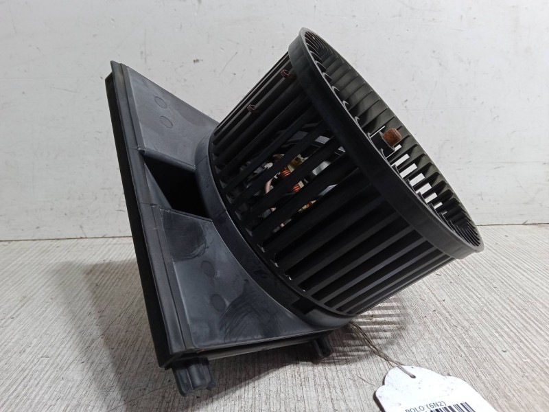 Recambio de motor calefaccion para volkswagen polo (6n2) 1.4 16v referencia OEM IAM   