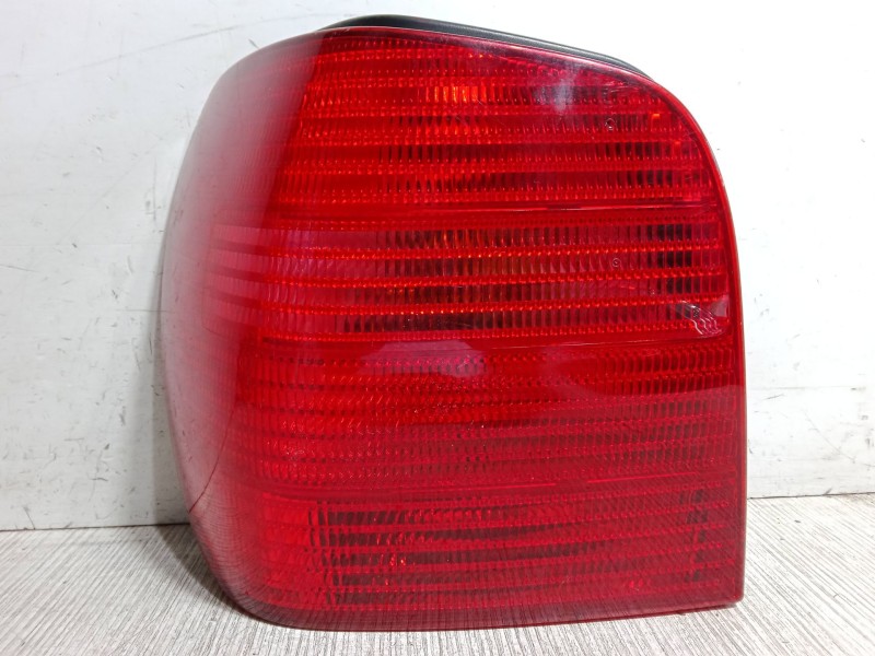 Recambio de piloto trasero izquierdo para volkswagen polo (6n2) 1.4 16v referencia OEM IAM   