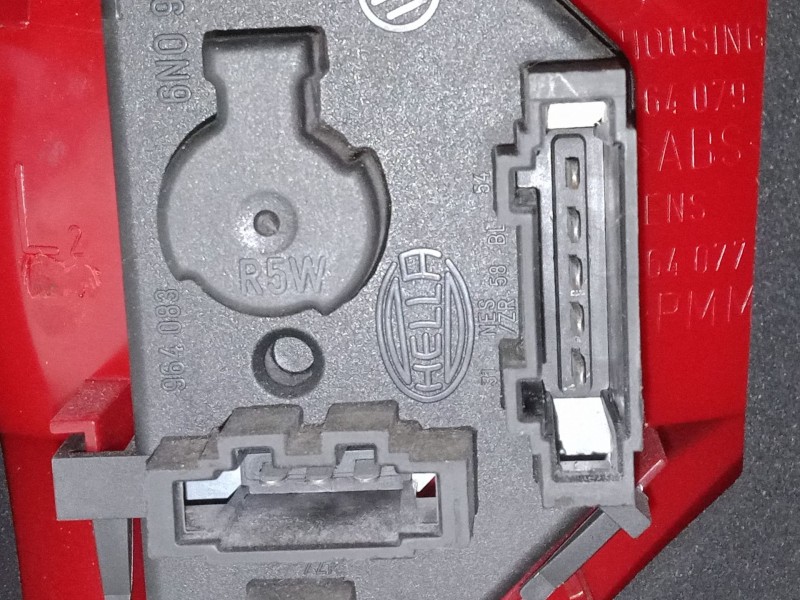 Recambio de piloto trasero izquierdo para volkswagen polo (6n2) 1.4 16v referencia OEM IAM   