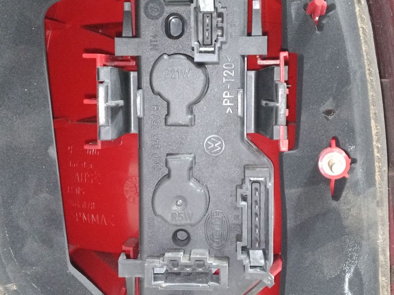 Recambio de piloto trasero derecho para volkswagen polo (6n2) 1.4 16v referencia OEM IAM   