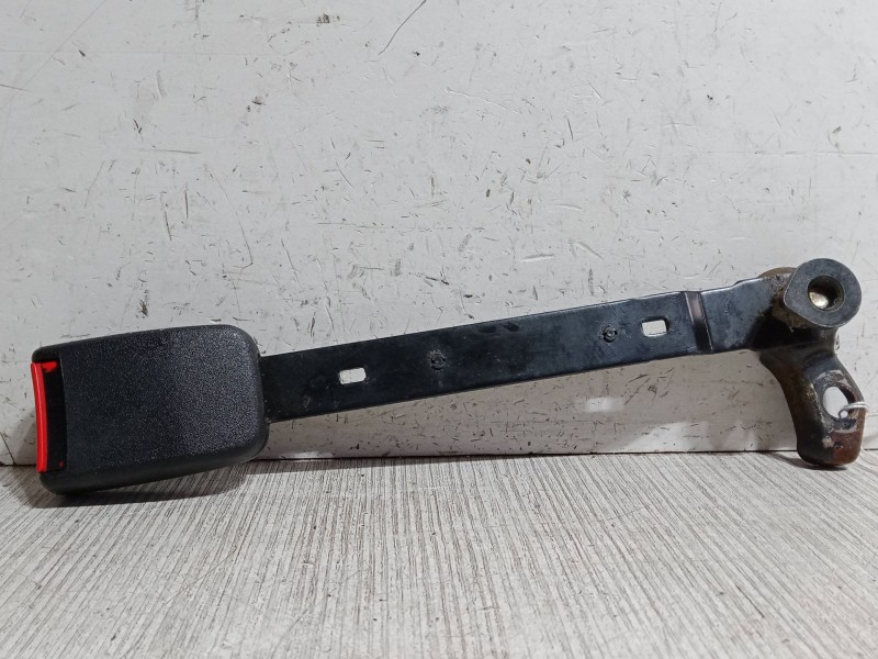 Recambio de anclaje cinturon delantero derecho para volkswagen passat b5 (3b2) 1.9 tdi referencia OEM IAM   