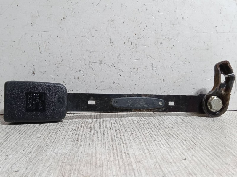 Recambio de anclaje cinturon delantero derecho para volkswagen passat b5 (3b2) 1.9 tdi referencia OEM IAM   