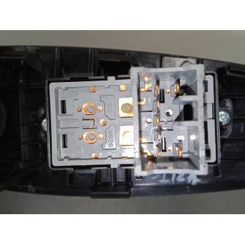 MANDO ELEVALUNAS TRASERO DERECHO 93580c7020 