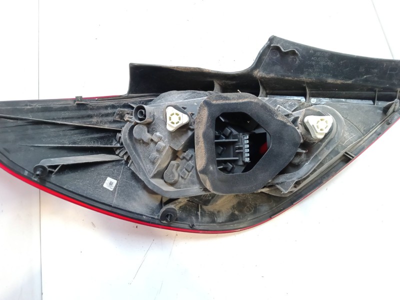 Recambio de piloto trasero derecho para opel corsa d (s07) 1.2 (l08, l68) referencia OEM IAM    Recambio de piloto trasero derecho para opel corsa d (s07) 1.2 (l08, l68) referencia OEM IAM