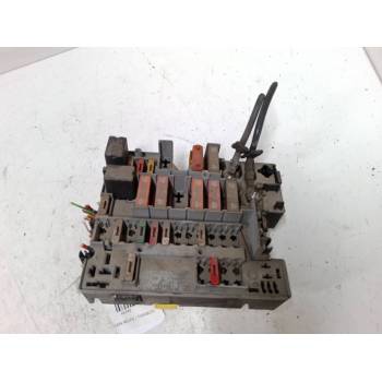 CAJA RELES / FUSIBLES 