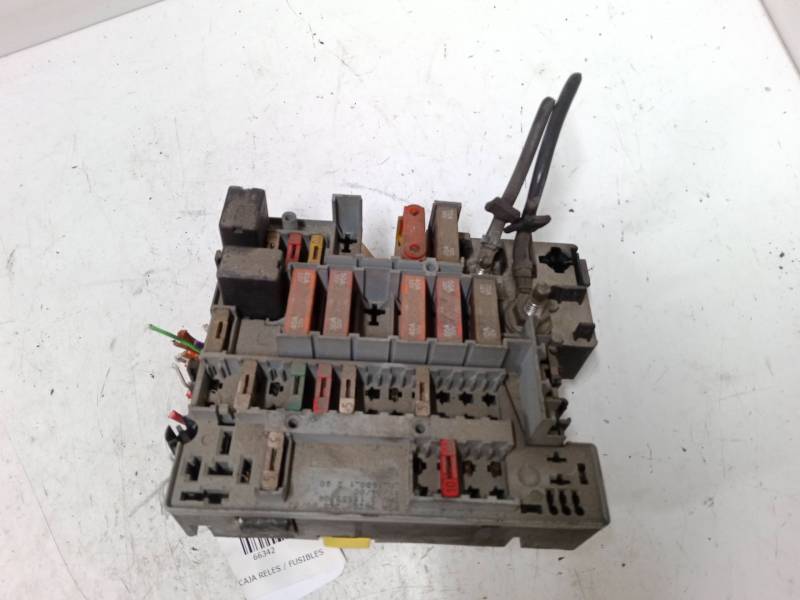 CAJA RELES / FUSIBLES 