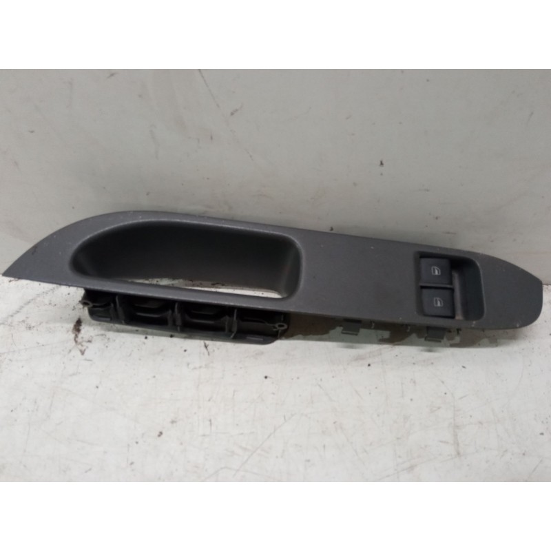 Recambio de mando elevalunas delantero izquierdo para seat ibiza iii (6l1) 1.4 tdi referencia OEM IAM   