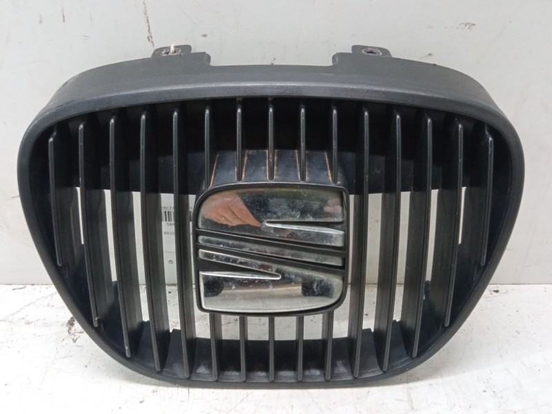 Recambio de rejillas capo para seat ibiza iii (6l1) 1.4 tdi referencia OEM IAM 6L0853651  