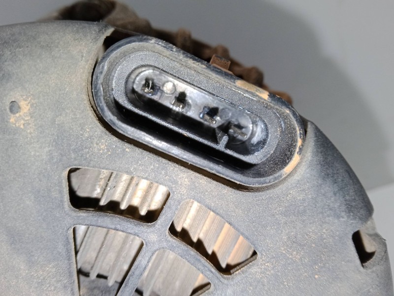 Recambio de alternador para ssangyong rodius i 2.7 xdi referencia OEM IAM A6651540202  